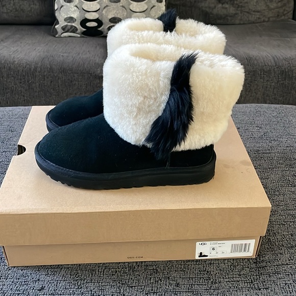 Ugg Women Classic Mini Wisp Boots - Picture 6 of 8